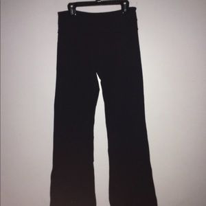 I’m selling leggings!